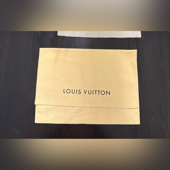 Bundle of 3 Louis Vuitton dust bags - Picture 5 of 6